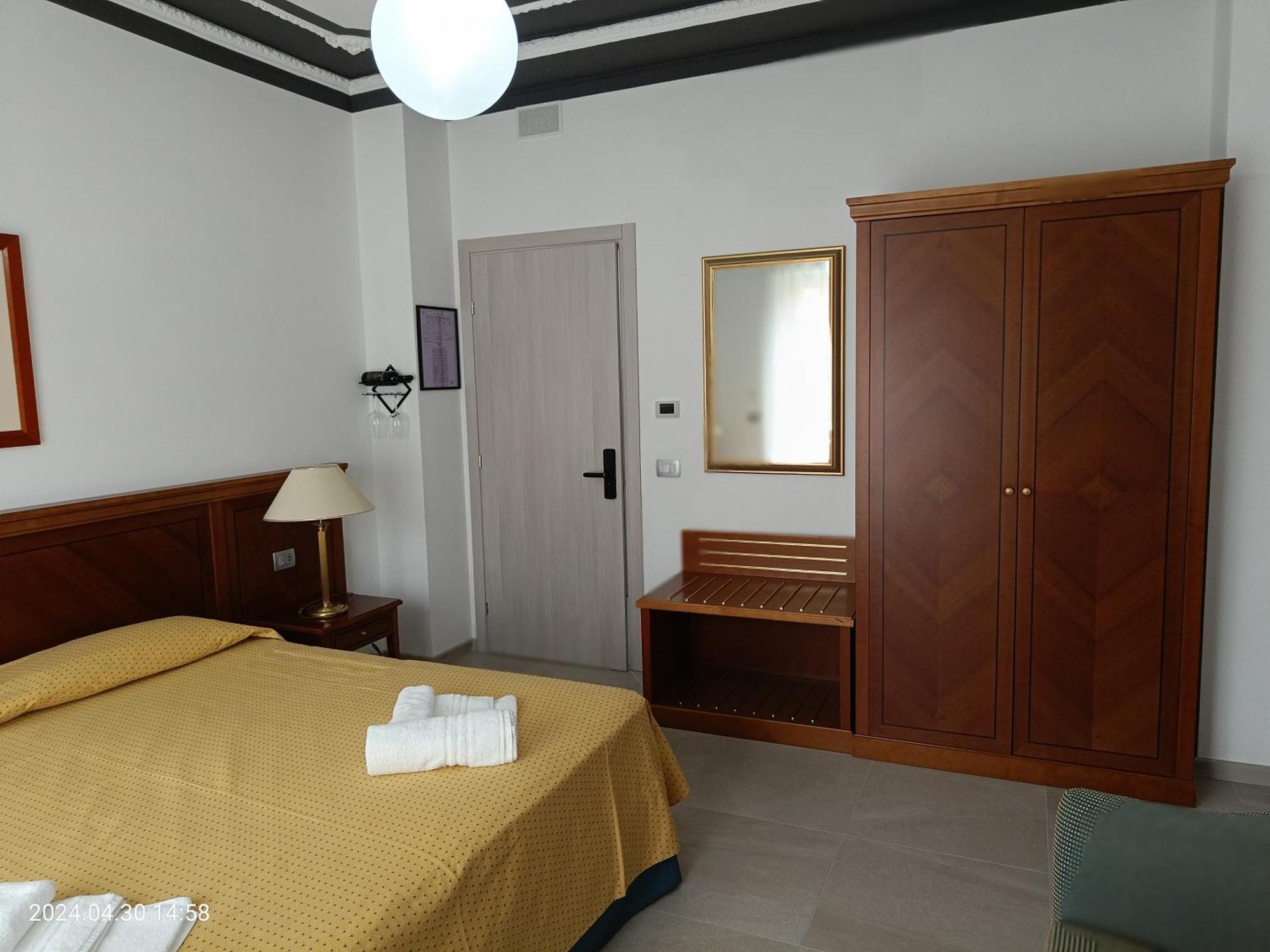 Villa Mariana Bed And Breakfast 살루초 외부 사진