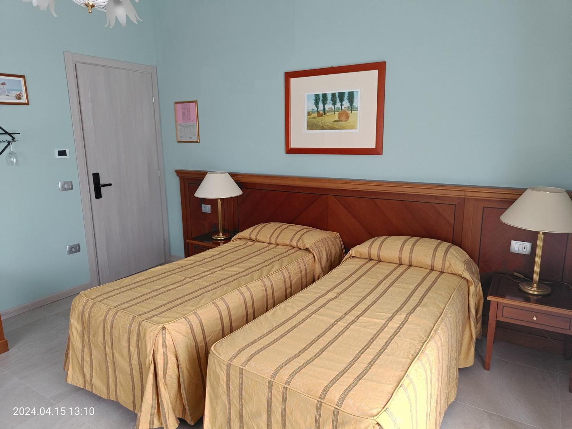 Villa Mariana Bed And Breakfast 살루초 외부 사진